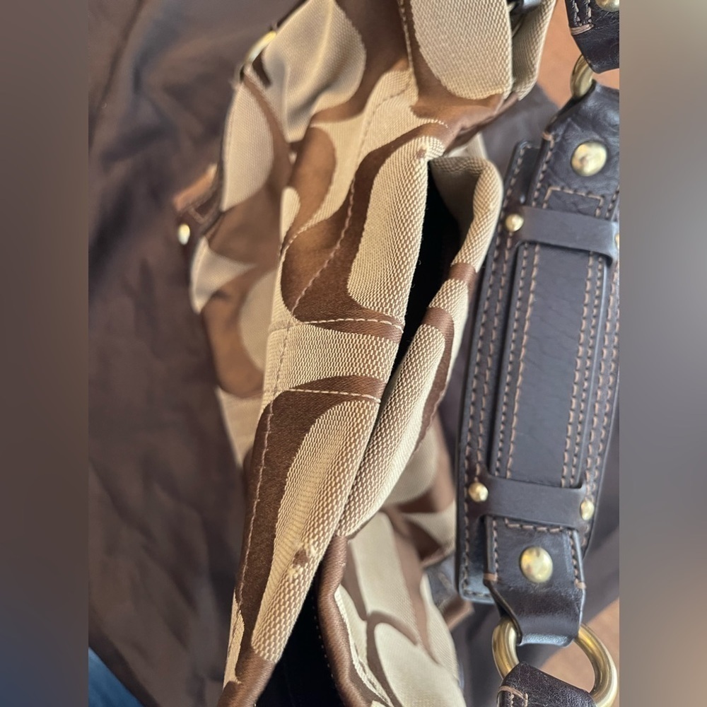 Coach Shoulder Bag - Picture 7 of 7